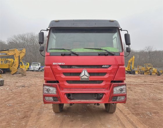 中国重汽HOWO 12轮自卸车8X4 40吨HOWO 420