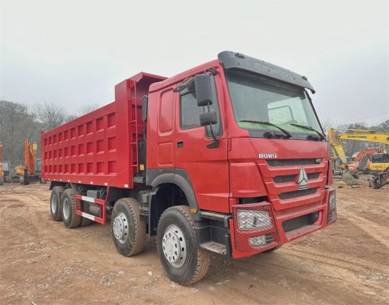 中国重汽HOWO 12轮自卸车8X4 40吨HOWO 420