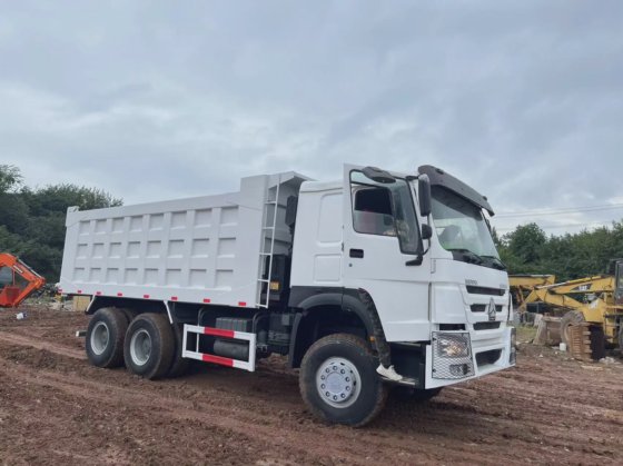 状况良好的二手 HOWO 371 翻斗车 自卸车