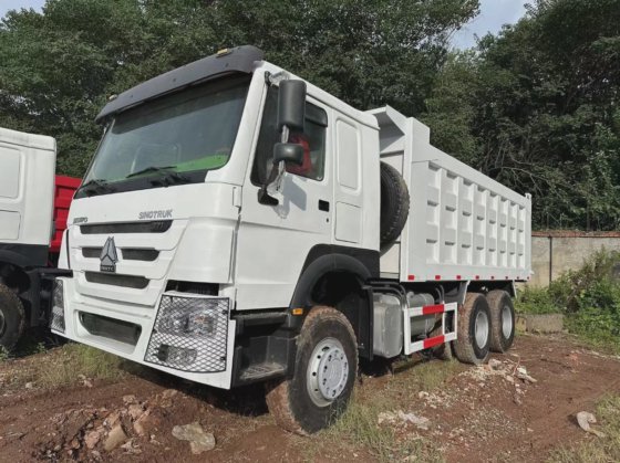 状况良好的二手 HOWO 371 翻斗车 自卸车