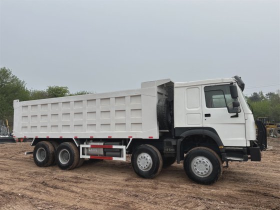 廉价二手 2022 HOWO 8X4 12