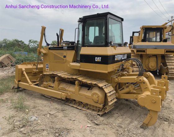 工作条件极佳的二手Cat D7g履带式推土机与开山机