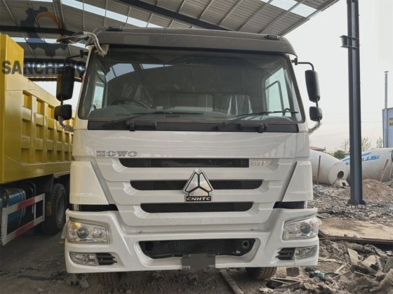 二手中国重汽 HOWO 6X4 自卸车 10