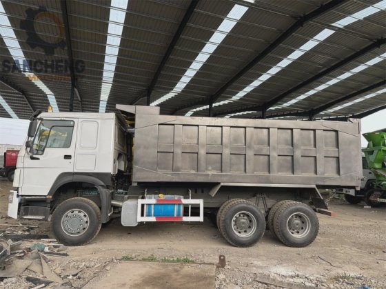 二手中国重汽 HOWO 6X4 自卸车 10