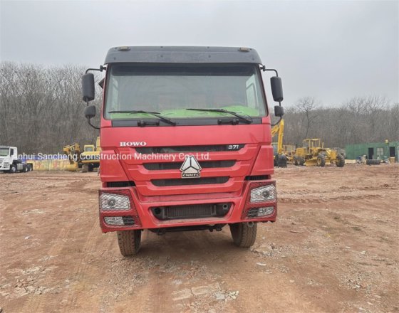 重型8X4翻斗车 中国HOWO自卸车出售