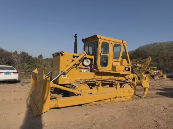 中古のキャタピラーD8KブルドーザーキャットドーザーD8K土木機械キャットD8