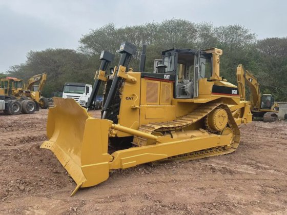安価なオリジナルキャタピラーブルドーザーD7r 三角トラック付きブルドーザー