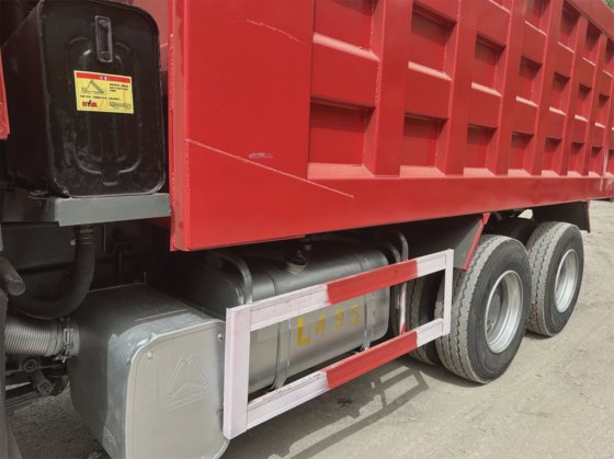 中古のHOWOダンプトラックティッパートラック 6× 4 8× 4