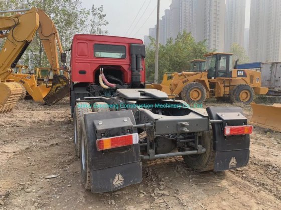 中国重汽豪沃6X4 371马力重卡牵引车头牵引车