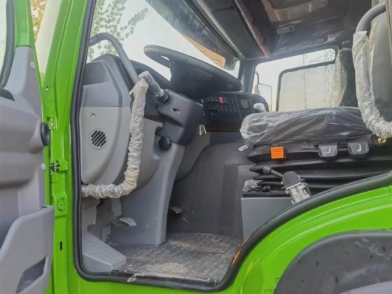 中国重汽HOWO自卸车6X4自卸车371马力375马力欧2卡车出售