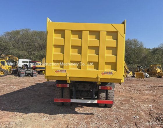 热销12轮胎的中国重汽8X4二手HOWO卡车