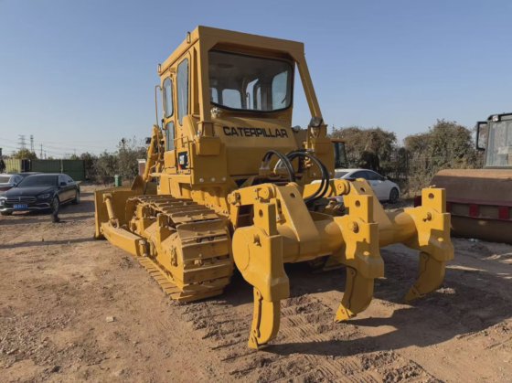 二手卡特彼勒D8K推土机，日本制造，价格低廉，出售