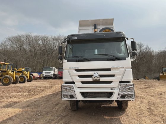 中国二手十轮卡车 中国重汽HOWO 6 4二手自卸车