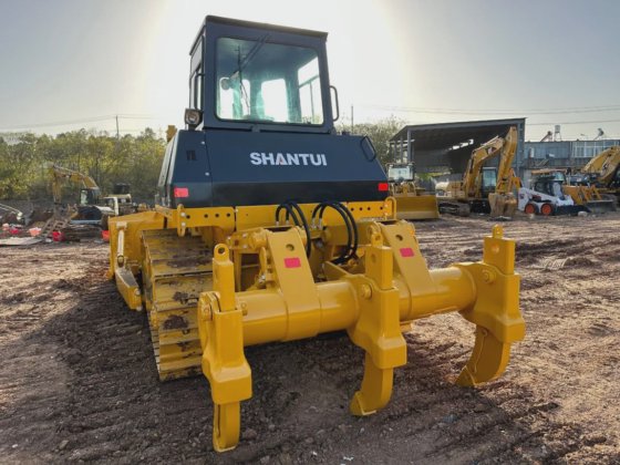 山推 SD22 推土机 22 吨液压履带式推土机