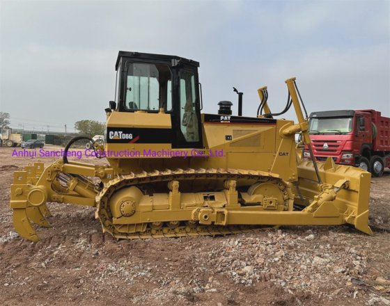 安い中古の猫D6g日本製ブルドーザー販売中