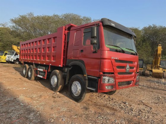 2020年中国重汽HOWO 8X4 12轮胎自卸车/HOWO 420马力机械式翻斗车