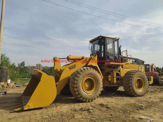 额定载重量为 6 吨的轮式装载机 966f 卡特彼勒装载机