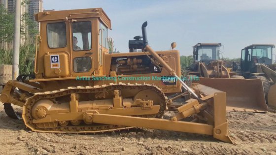 中古の猫D6ブルドーザー 日本製キャタピラーD6dブルドーザー