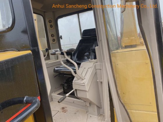 中古の Caterpillar D7h ブルドーザ /