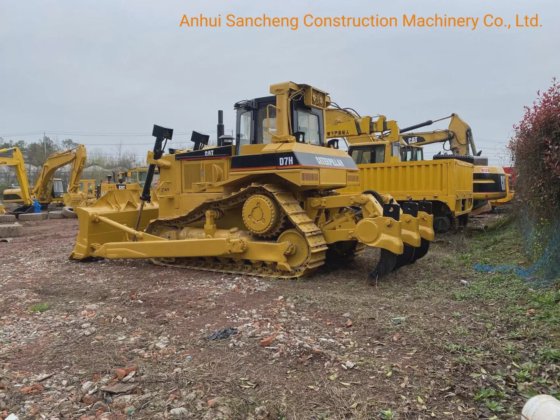 中古の Caterpillar D7h ブルドーザ /