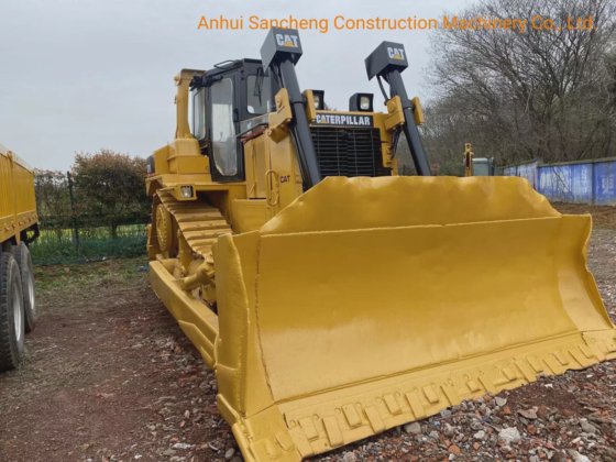 中古の Caterpillar D7h ブルドーザ /