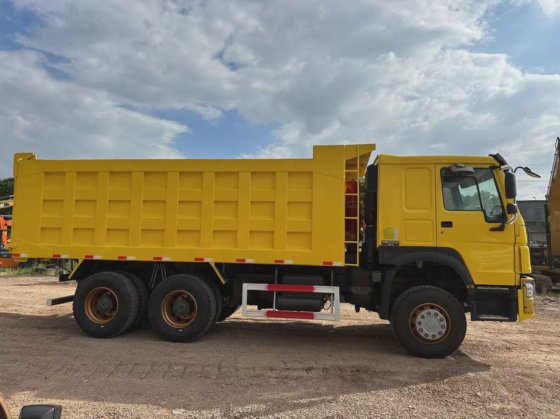 シノトラック重型トラック 中古HOWO 6X4 ダンプティッパートラック 中古車輸送