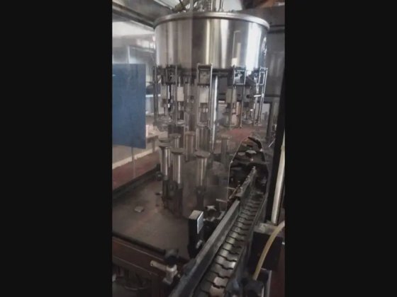 瓶詰ライン（無炭酸ワイン用）2000本/時