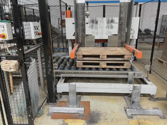 装瓶线 PROCOMAC，适用于静态与起泡水，产能高达12000 瓶/时