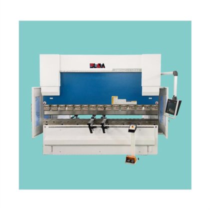 Máquina plegadora CNC