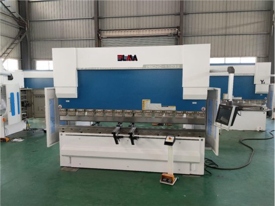 Prensa dobradeira CNC