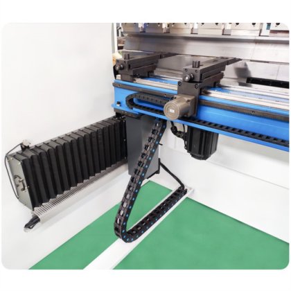 油圧板金曲げ機