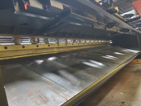 1990 AMADA M-4065