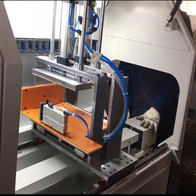 Fully Automatic Aluminum Saw Cutting