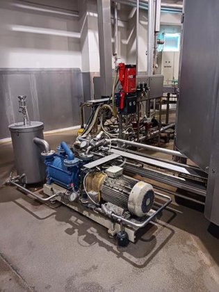 ガラス瓶充填機およびキャッパー