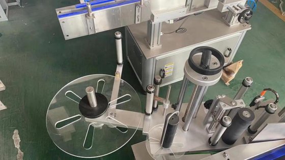 高品质全自动贴标机/不干胶贴标机 液体灌装机