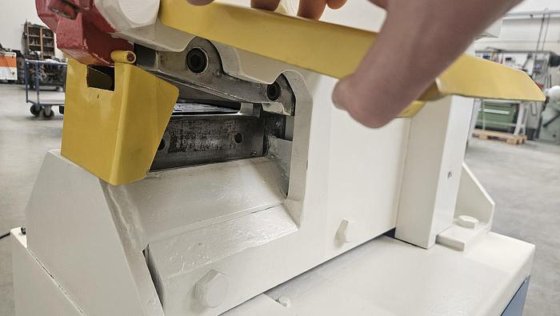 Mubea MIW 400