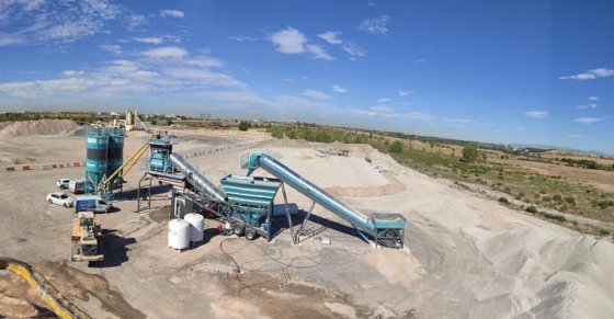 移动混凝土搅拌站