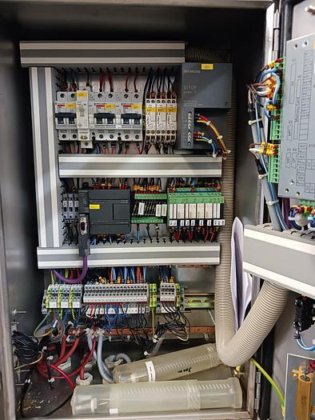 洗浄・充填・封止機