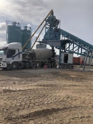 100立方/小时移动混凝土搅拌站