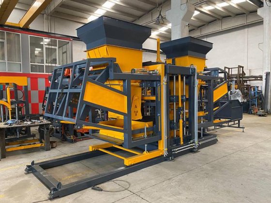 BS-42 ブロック、レンガ、舗装材製造機