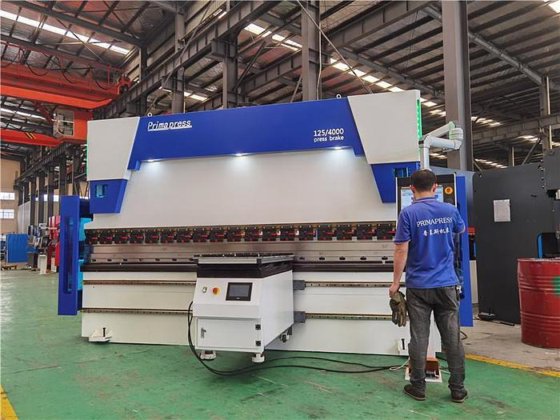販売のための CNC の油圧出版物ブレーキ鋼板の曲がる機械価格