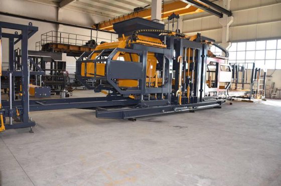 BS-42 ブロック、レンガ、舗装材製造機