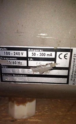 磁铁彩旗 100 – 240V