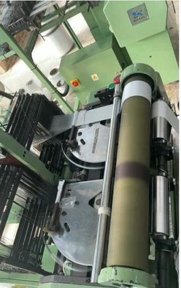 Máquina de correaje