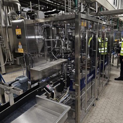 使い捨てボトル充填ライン