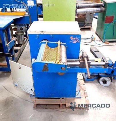 用于宽度分割的带式切割机