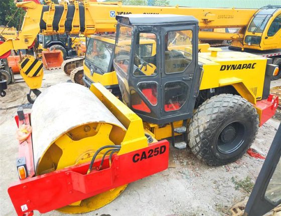 2015 dynapac CA25D
