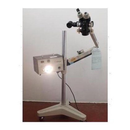 移动支架上的 CODMAN AV 阴道镜光源