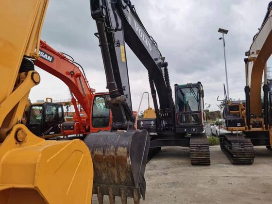 2022 Volvo EC210