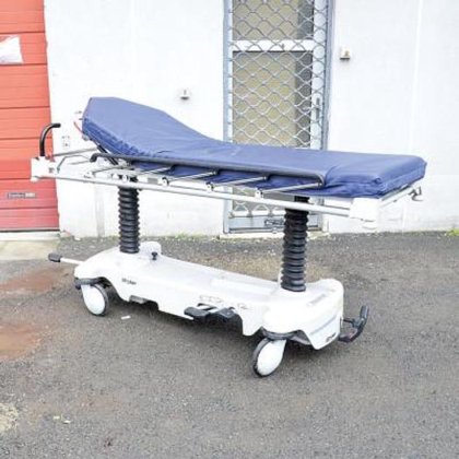 ストライカー輸送カート